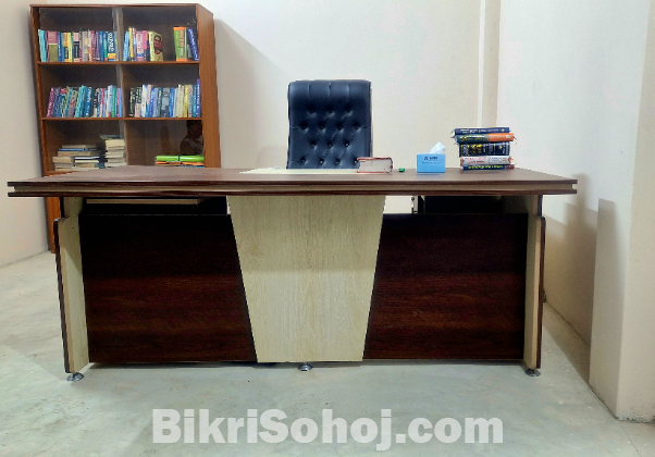 Boss Table